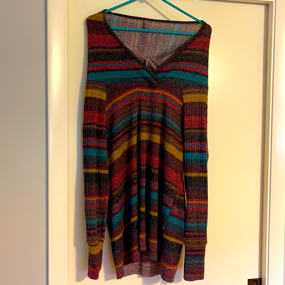M/L elan hoodie shirt